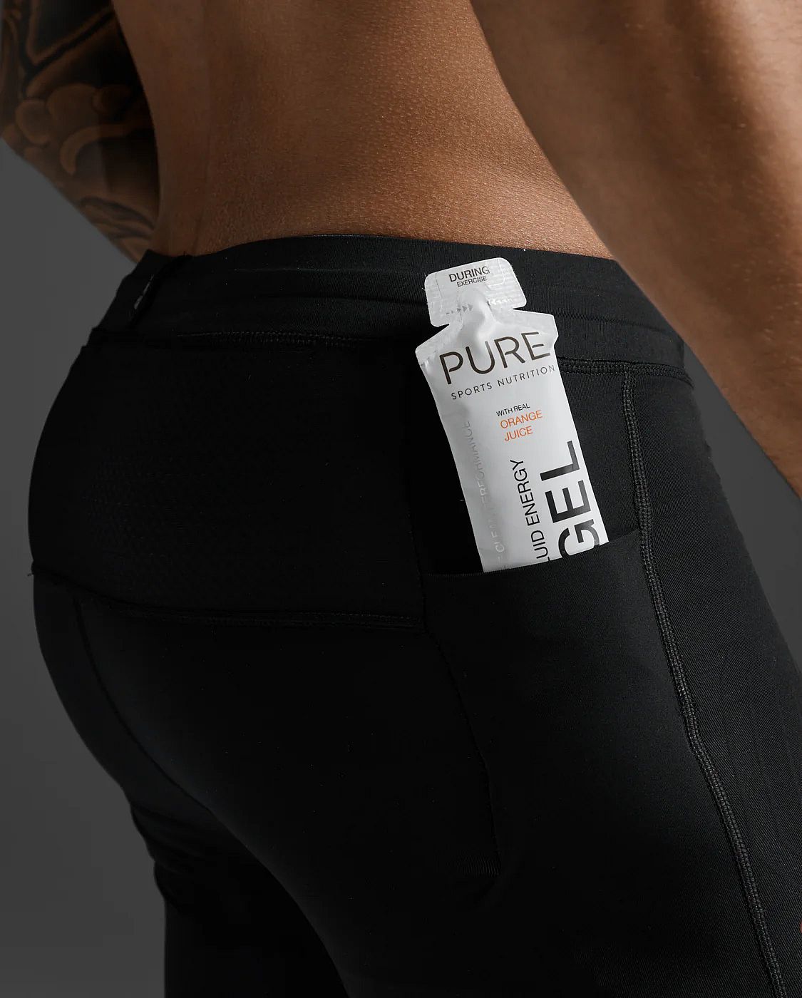 113541-2XU-Light-Speed-React-Compression-hardloopbroek-BlackWhite-Reflective-Heren-afbeelding-7