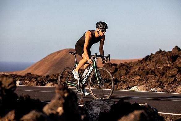 77916-Orca-Athlex-race-trisuit-mouwloos-zwartwit-heren-afbeelding-4