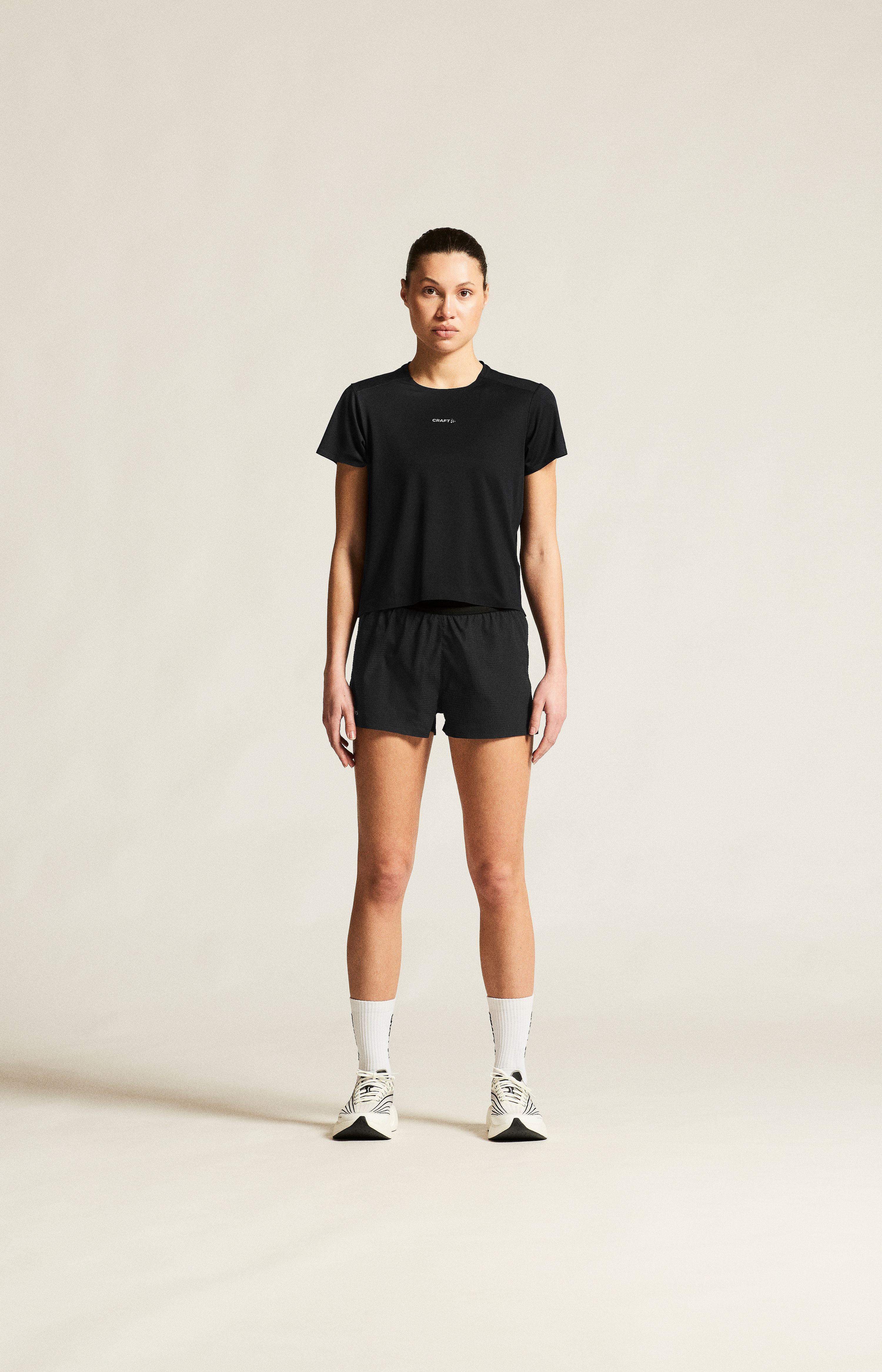 142582-Craft-hypervent-t-shirt-dames-black-afbeelding-3