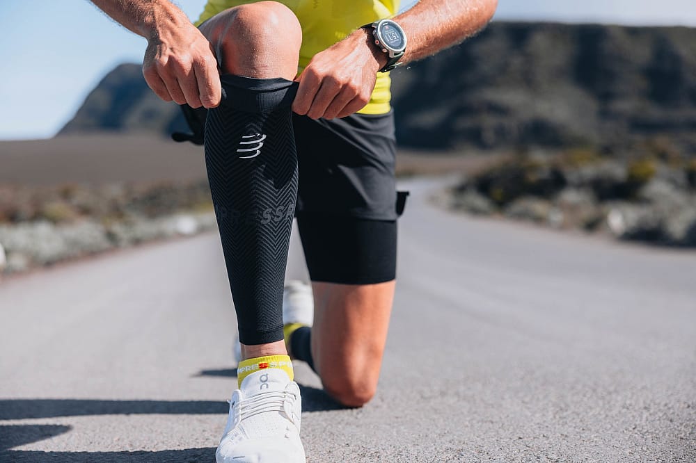115772-Compressport-R2-Oxygen-zwartgrijs-afbeelding-3