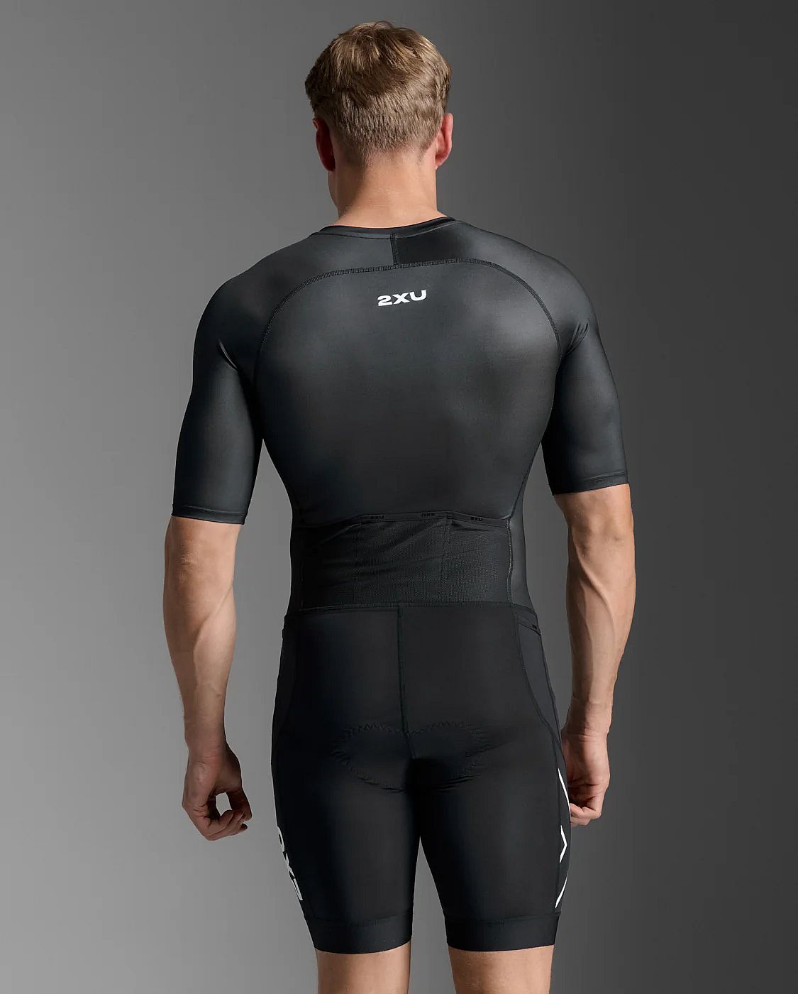 113356-2XU-Core-Sleeved-Trisuit-BlackWhite-Heren-afbeelding-4
