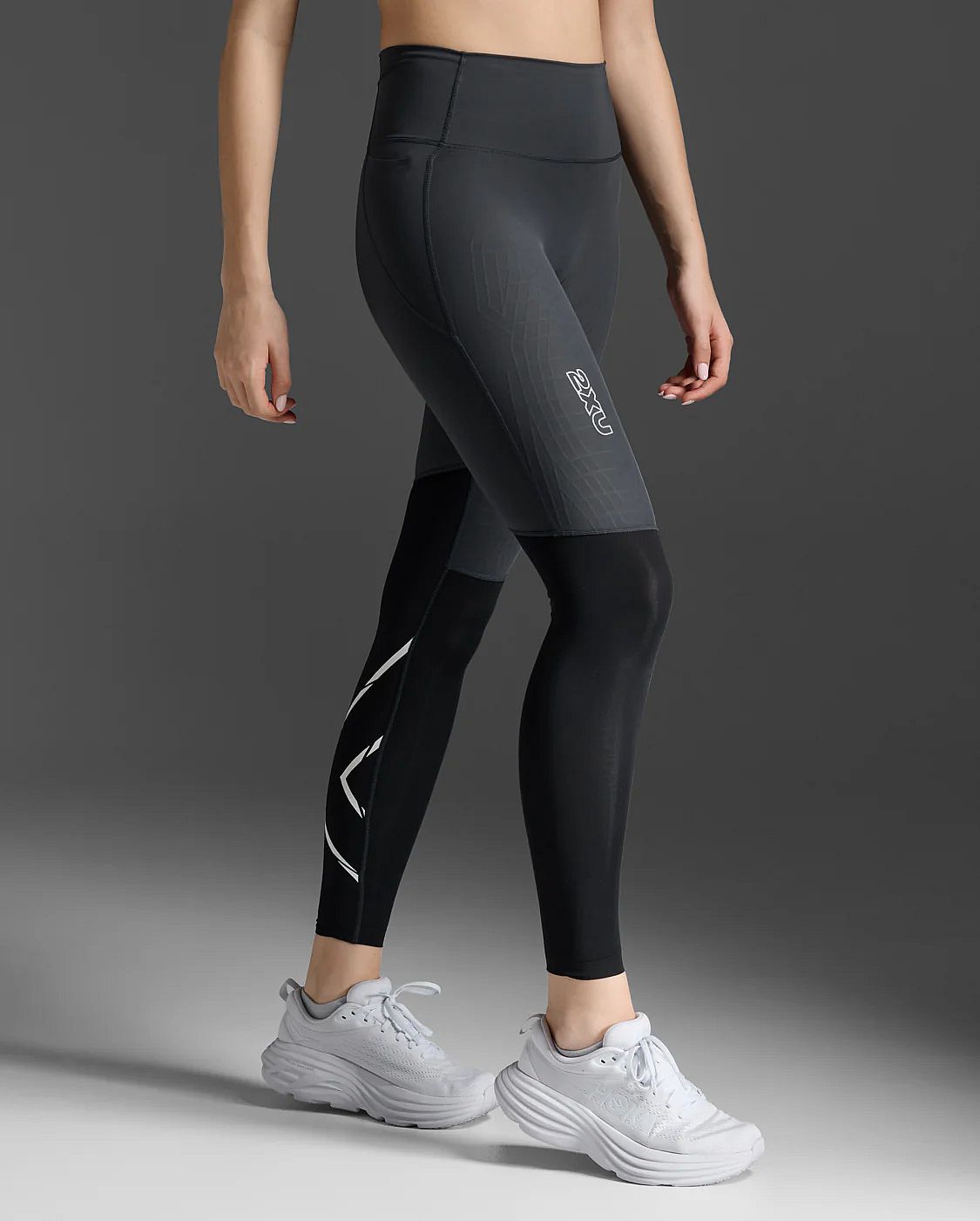 113280-2XU-Light-Speed-React-Hi-Rise-Compression-hardloopbroek-BlackWhite-Reflective-Dames-afbeelding-4