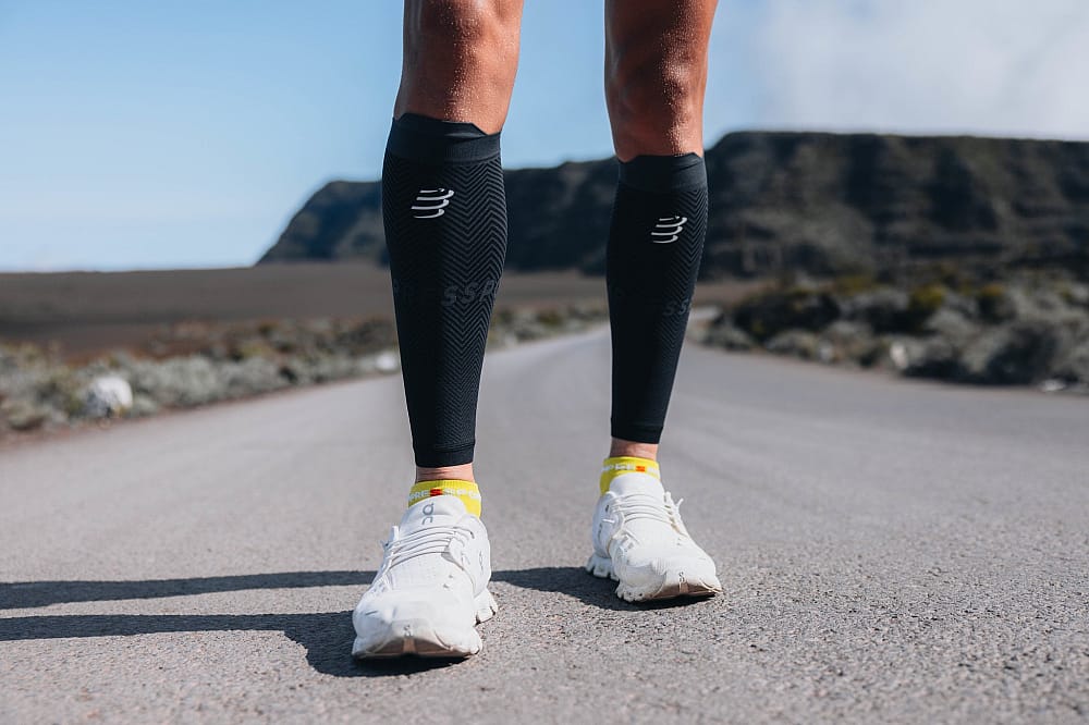 115772-Compressport-R2-Oxygen-zwartgrijs-afbeelding-2