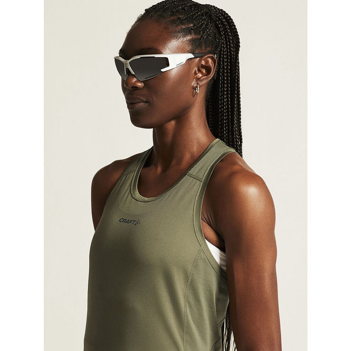 115167-Craft-ADV-Essence-2-hardloop-singlet-donkergroen-dames-afbeelding-3