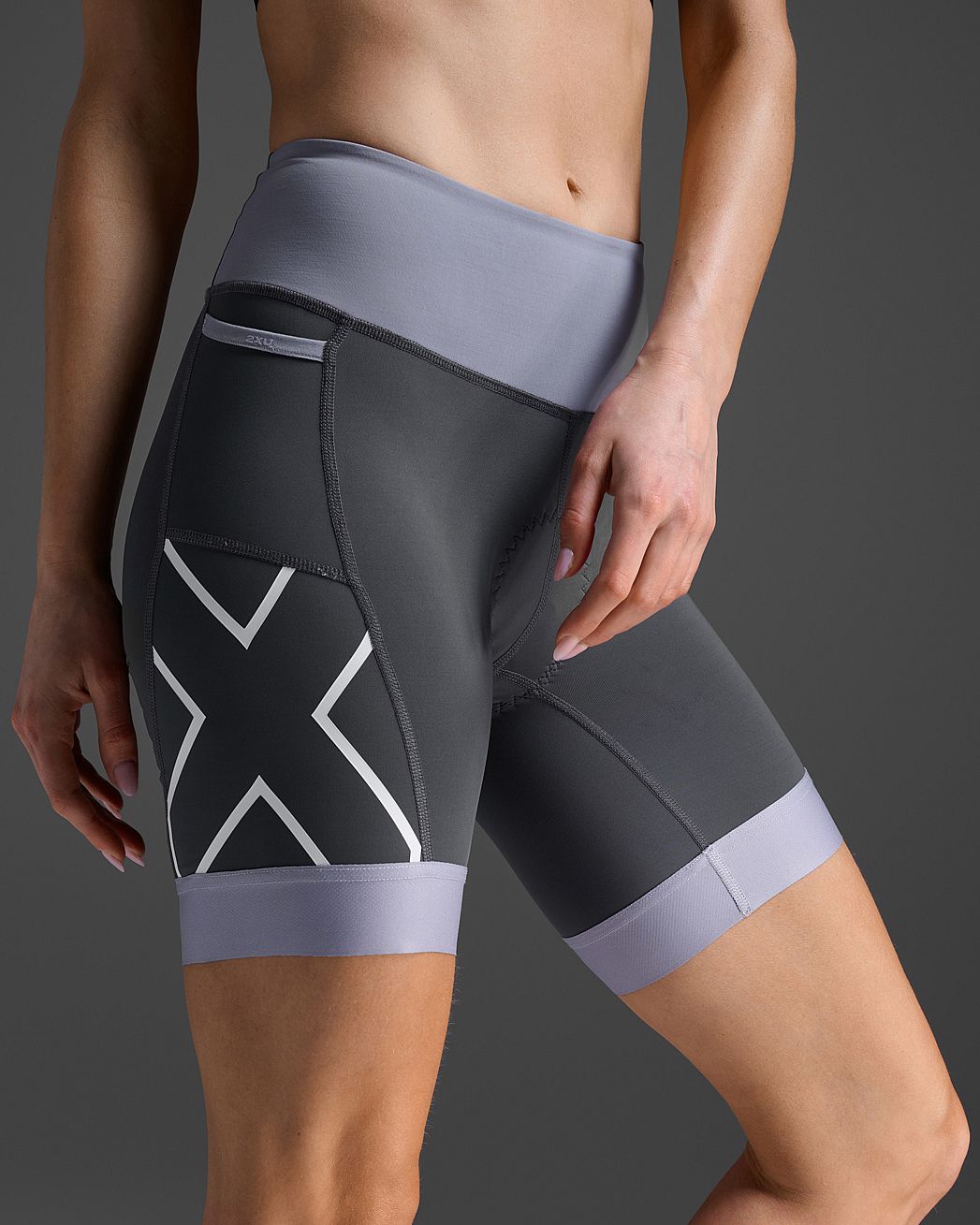 112722-2XU-Core-Tri-6-Inch-Shorts-Digitial-LilacTurbulence-Dames-afbeelding-7