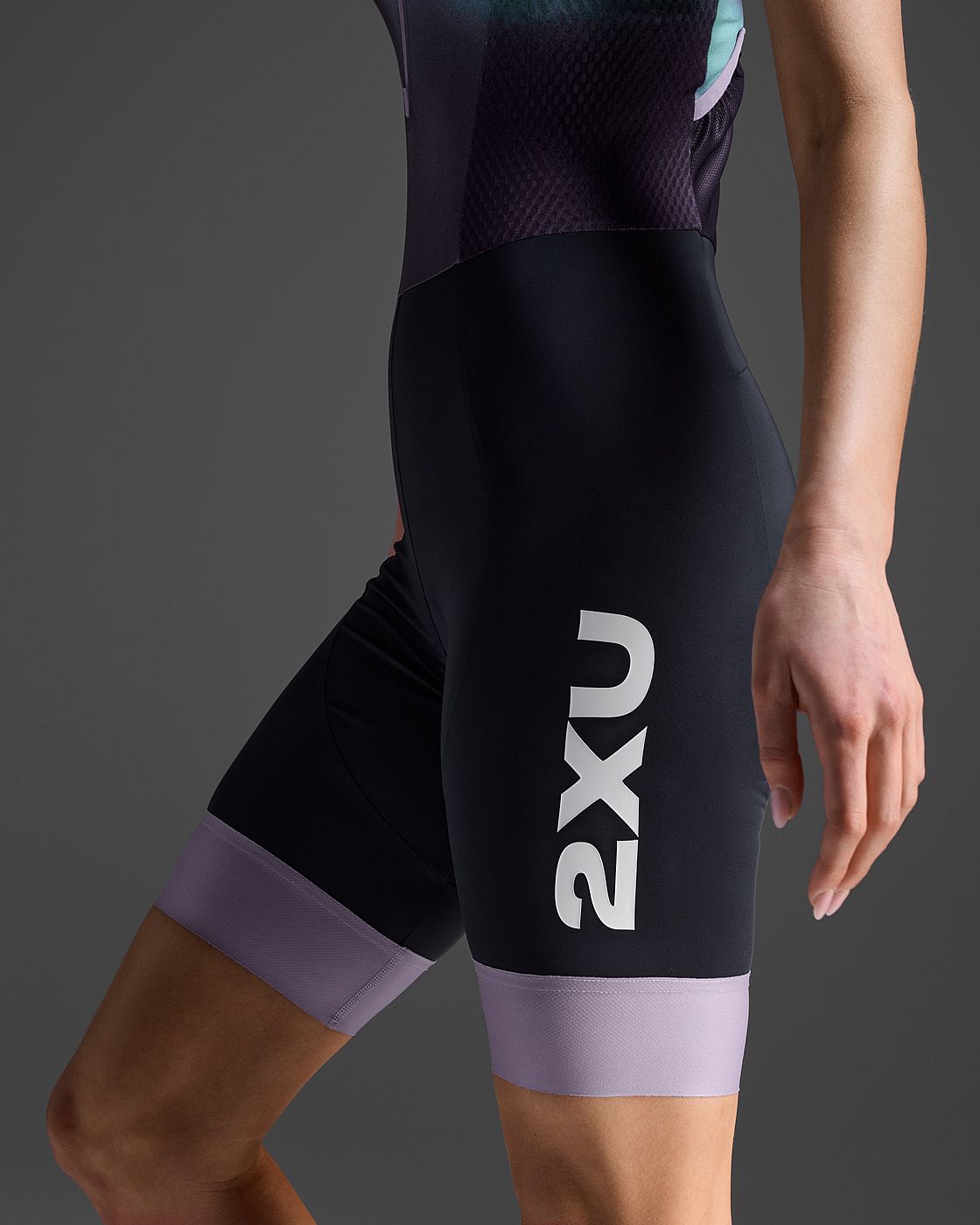 112557-2XU-Trisuit-Aero-Hex-korte-mouw-MidnightGrape-Fizz-Dames-afbeelding-7