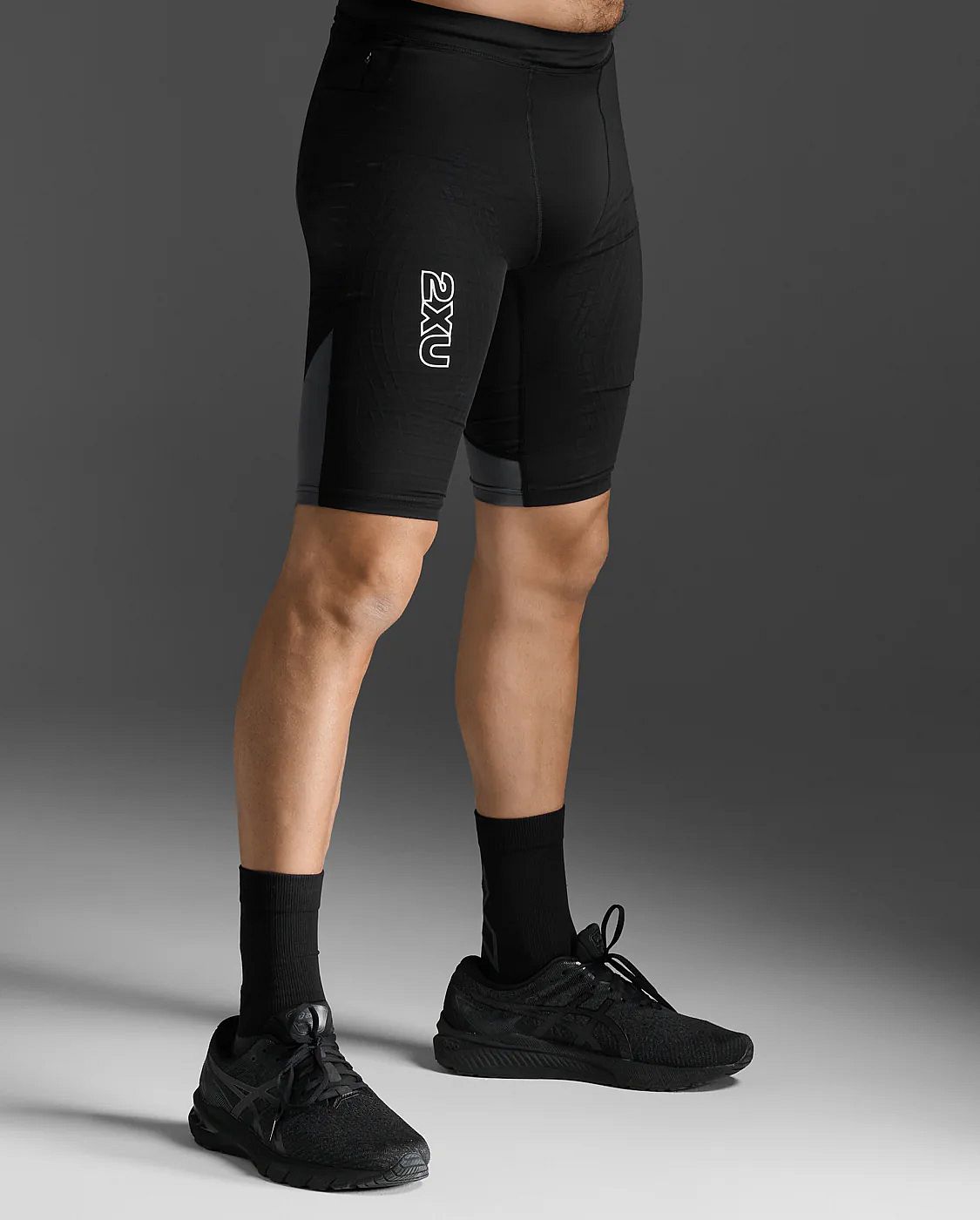 113552-2XU-Light-Speed-React-Compression-Shorts-BlackWhite-Reflective-Heren-afbeelding-3