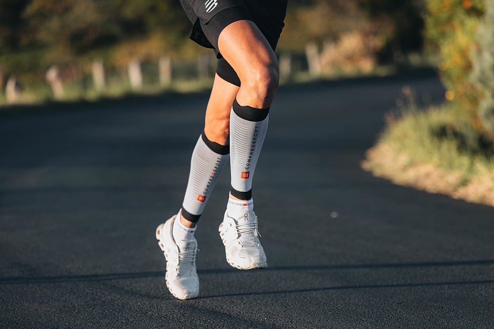 116028-Compressport-R2-3.0-grijs-afbeelding-5