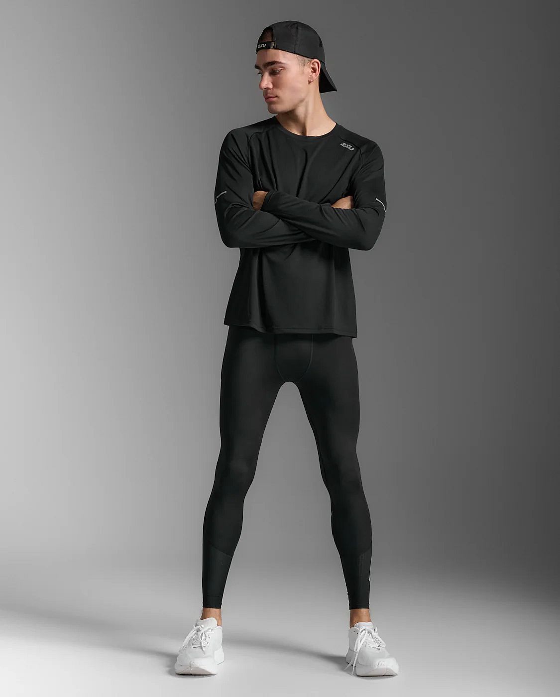 113645-2XU-Aero-Mesh-Compression-hardloopbroek-BlackSilver-Reflective-Heren-afbeelding-2