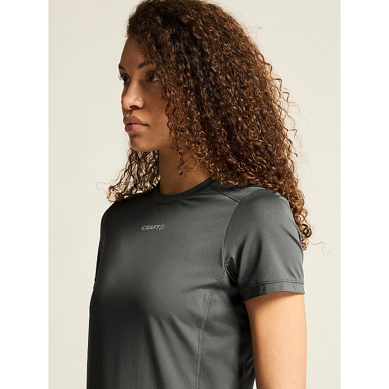 121118-Craft-ADV-Essence-2-hardloopshirt-korte-mouw-grijs-dames-afbeelding-5