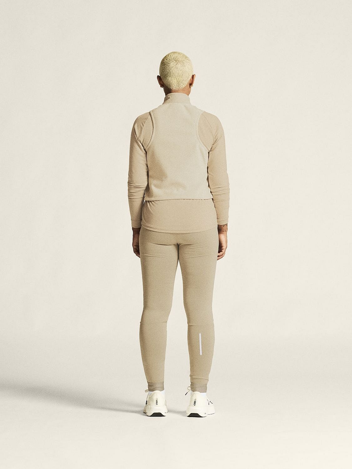 121216-Craft-Subz-Fleece-hardloopvest-mouwloos-beige-dames-afbeelding-4